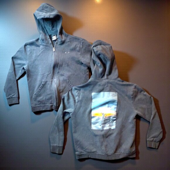 Oakley Other - Oakley Regular Fit Zip-Up Hoodie With Sunset Ocean Graphic Back